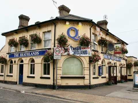 The Heathlands Pub